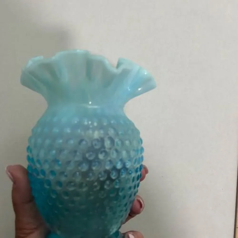 Vintage Fenton Hobnail blue vase